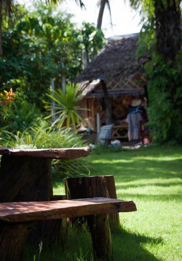 The Lazy Bar And Guesthouse Krabi Ngoại thất bức ảnh