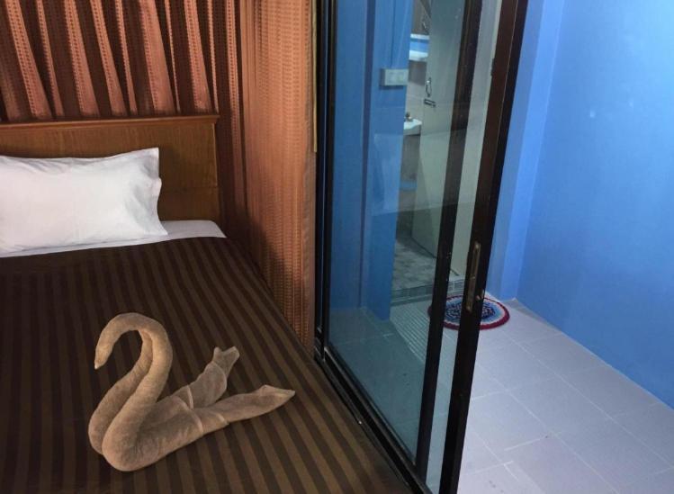 The Lazy Bar And Guesthouse Krabi Ngoại thất bức ảnh